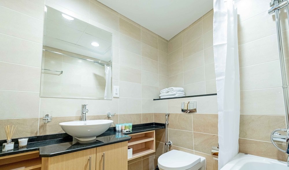 Дубай: LUX The Sky View Suite Dubai Marina