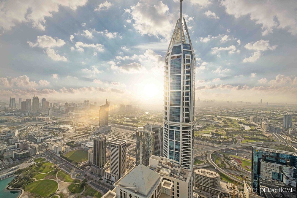 Дубай: LUX The Sky View Suite Dubai Marina