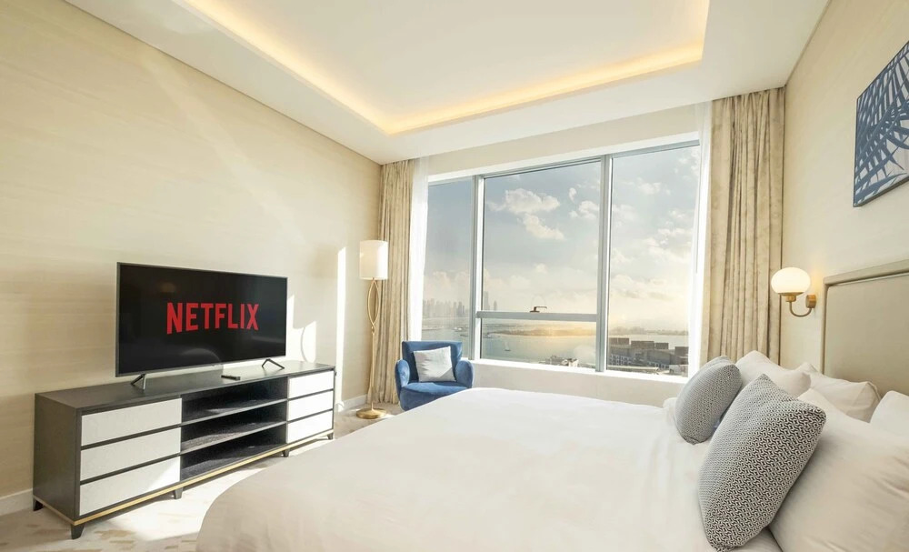 Дубай: LUX Iconic Views at Palm Tower Suite 2