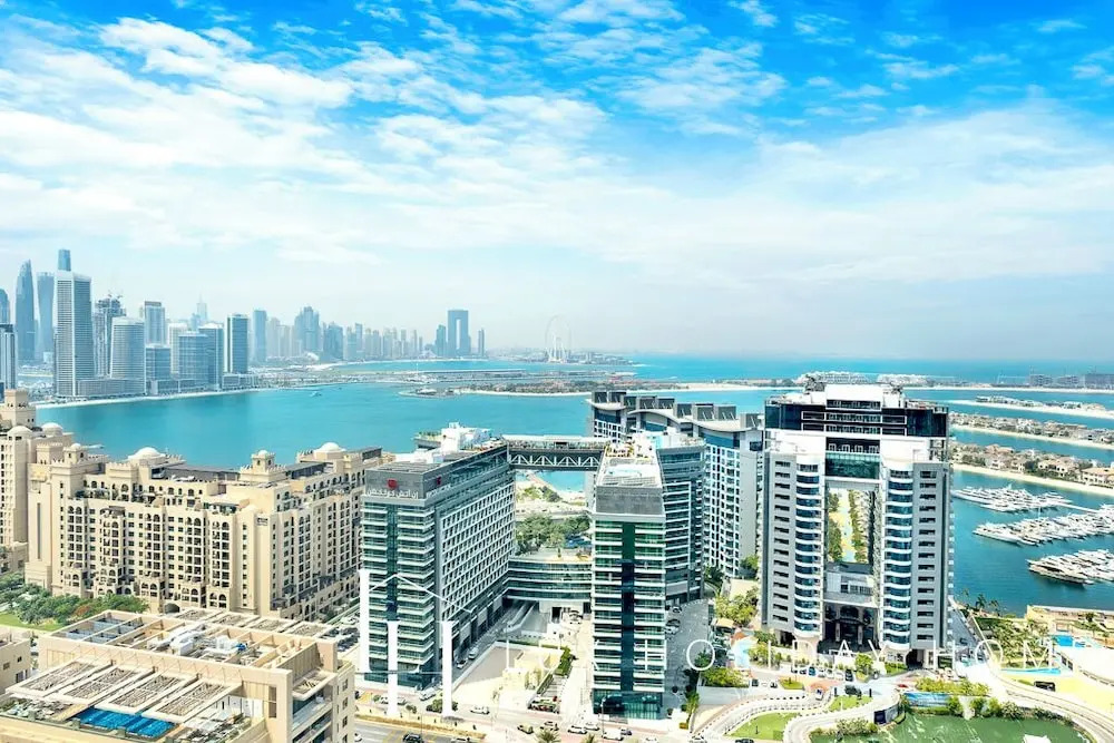 Дубай: LUX Iconic Views at Palm Tower Suite 2