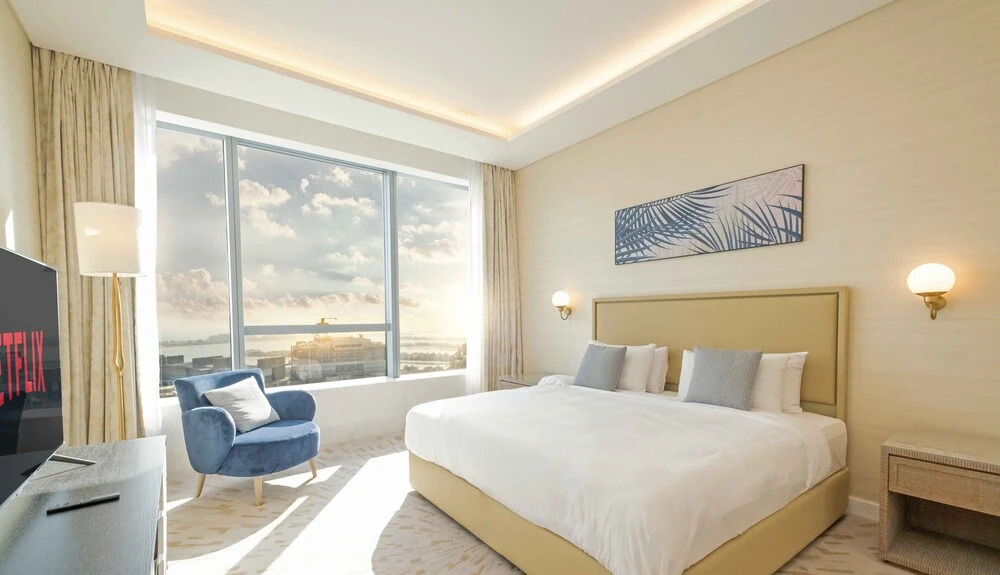 Дубай: LUX Iconic Views at Palm Tower Suite 2