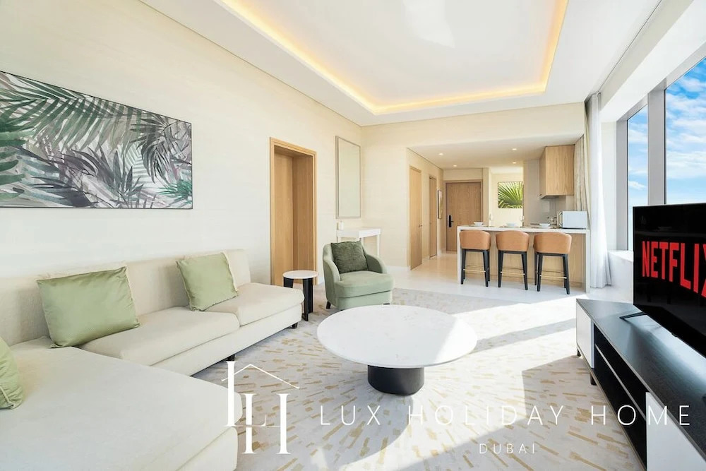 Дубай: LUX Iconic Views at Palm Tower Suite 2