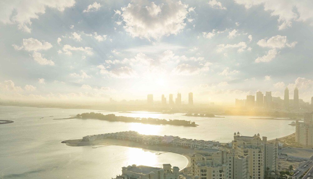 Дубай: LUX Iconic Views at Palm Tower Suite 2