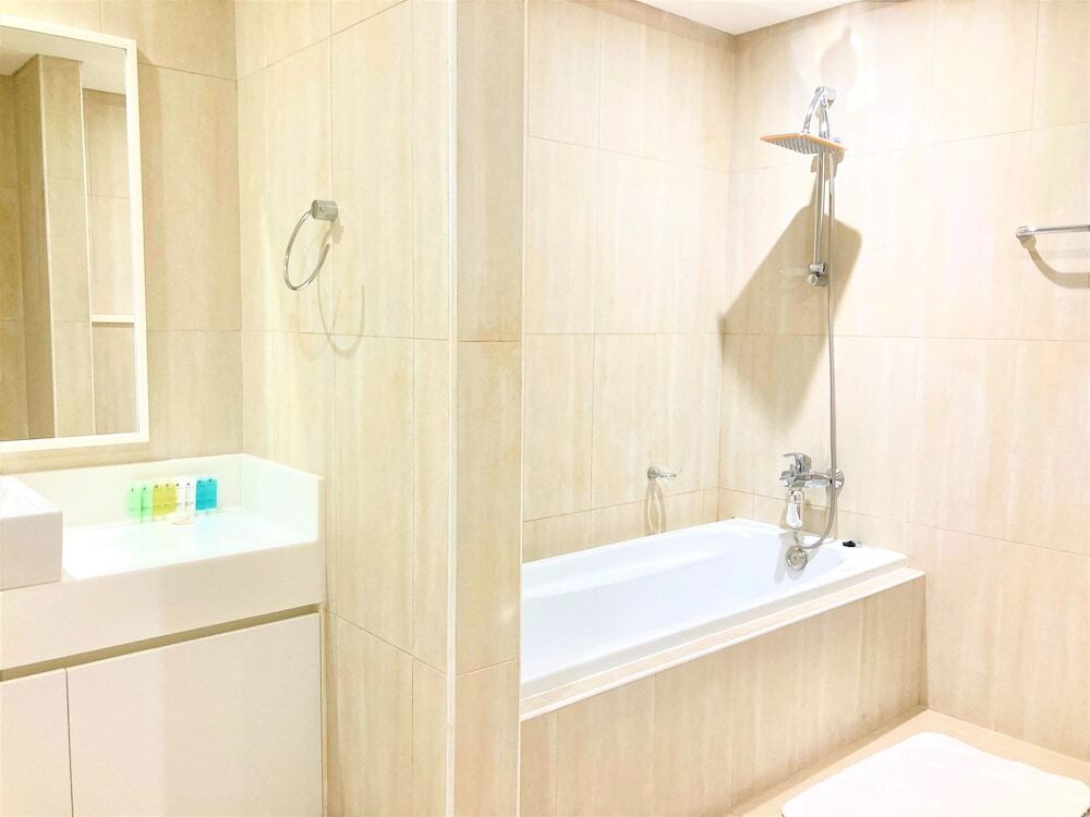 Дубай: Luxurious Stay at the Walk JBR