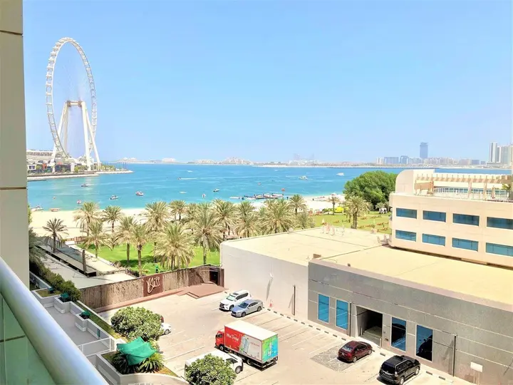 Дубай: Luxurious Stay at the Walk JBR
