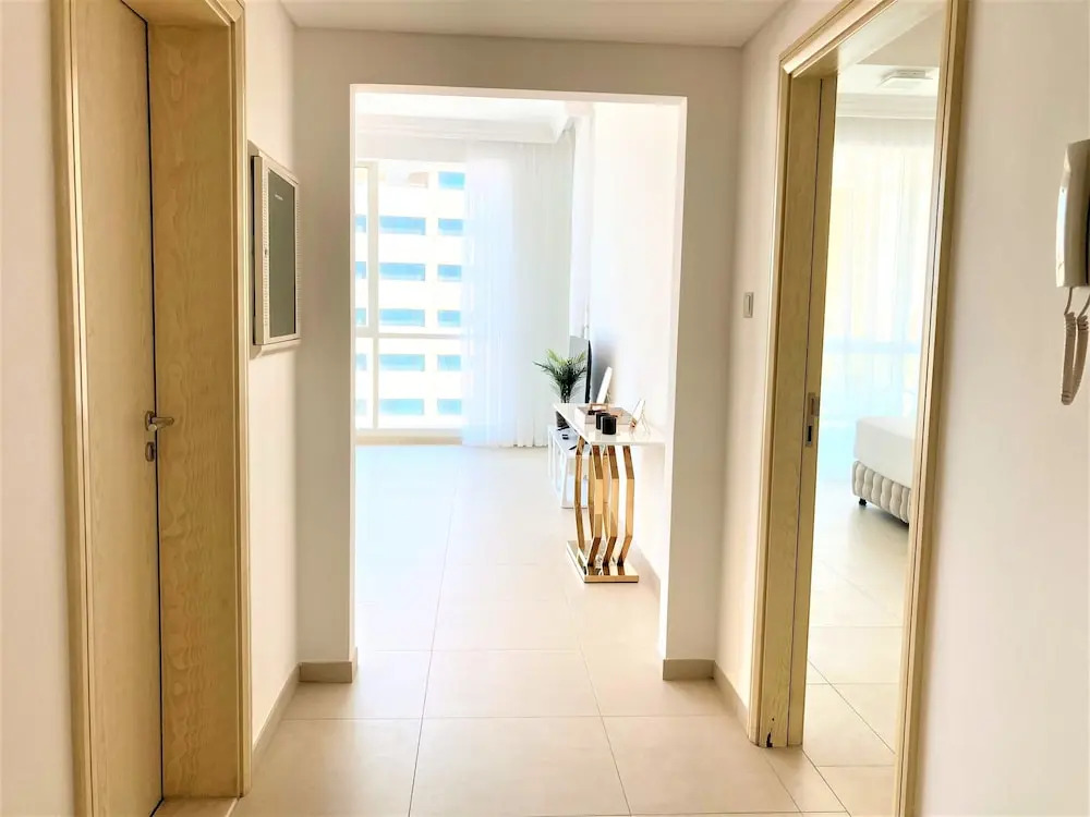 Дубай: Luxurious Stay at the Walk JBR