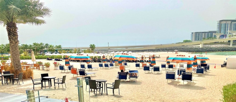 Дубай: Luxurious Stay at the Walk JBR