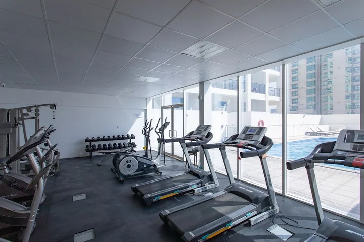 Дубай: Zen studio with panorama city views