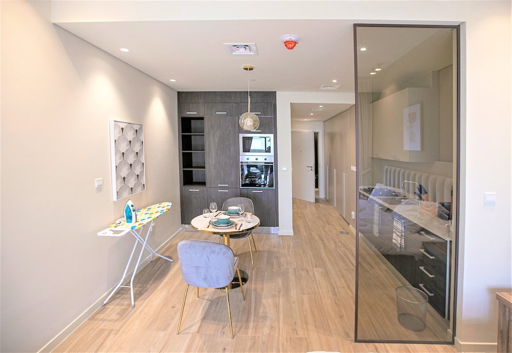 Дубай: Amazing Studio With Balcony in Park View Dubai