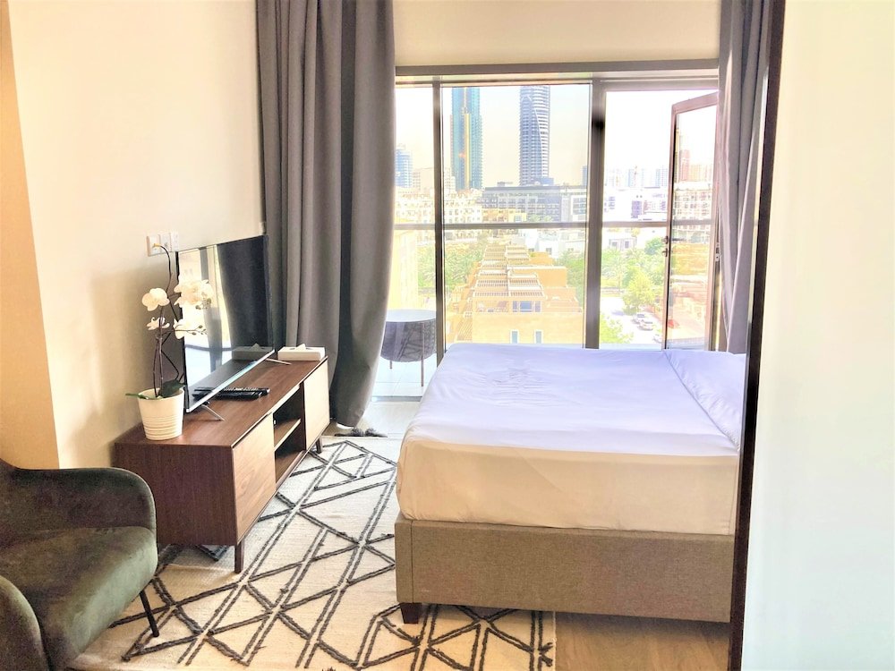 Дубай: Amazing Studio With Balcony in Park View Dubai