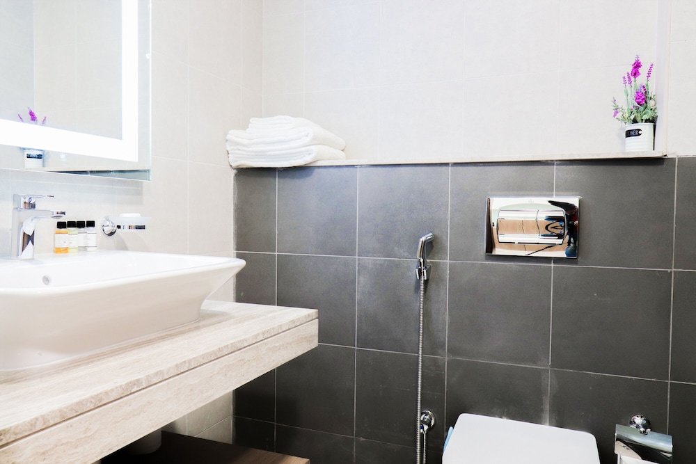 Дубай: Fully Furnished Studio in Azizi Aliyah