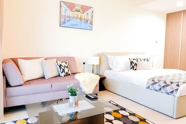 Дубай: Fully Furnished Studio in Azizi Aliyah