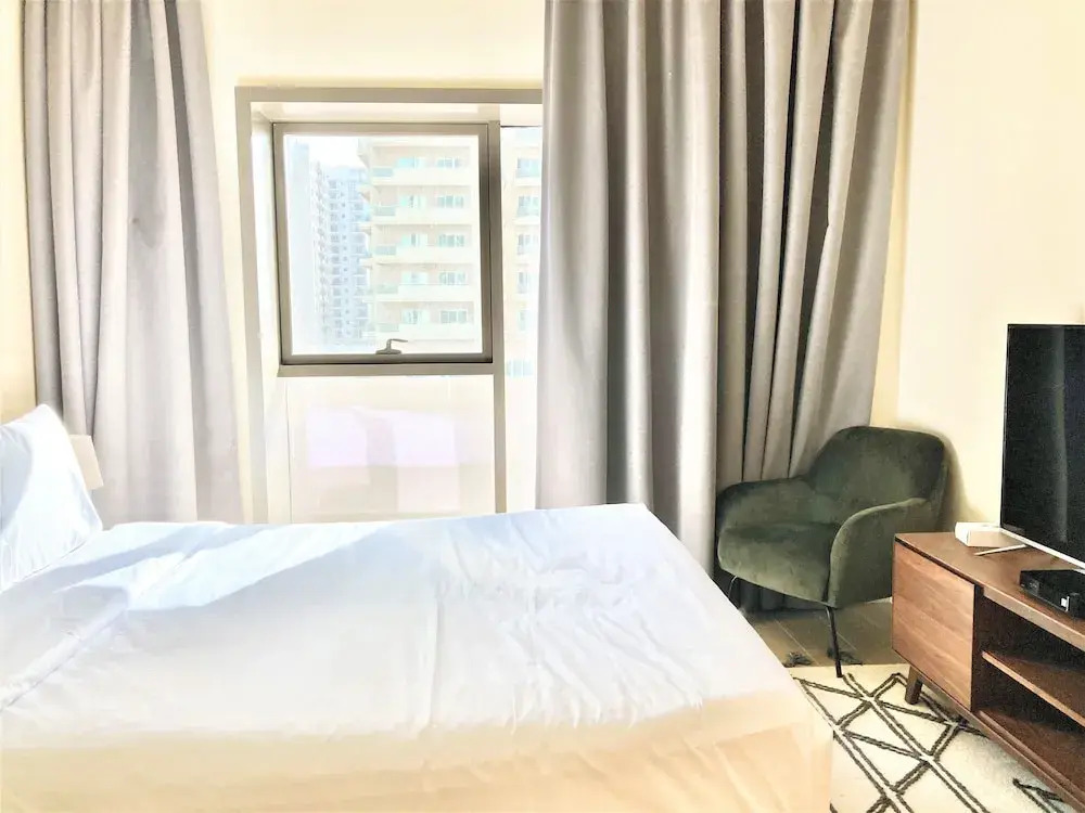 Дубай: Amazing Superior Studio With Balcony Park View JVC