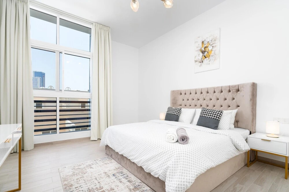 Дубай: Whitesage - Chic Home in the Heart of JVC with Designer Pool