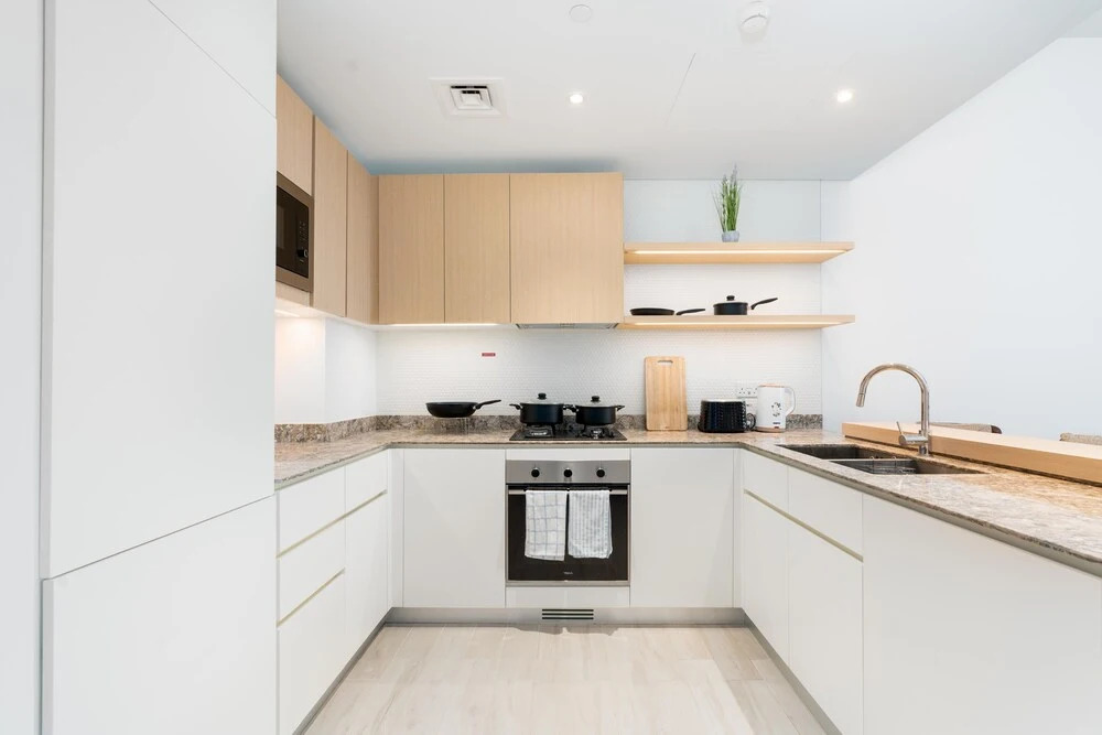 Дубай: Whitesage - Chic Home in the Heart of JVC with Designer Pool