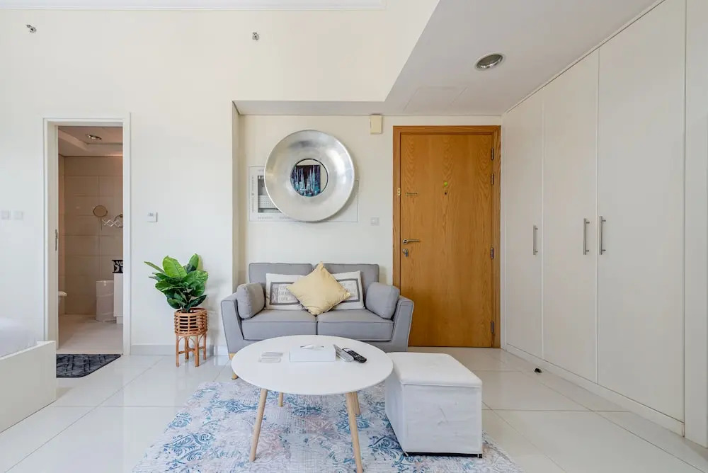 Дубай: Marco Polo - Elegant Studio with Panoramic City Views