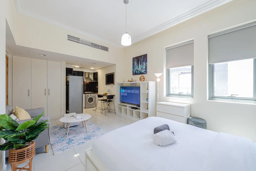 Дубай: Marco Polo - Elegant Studio with Panoramic City Views