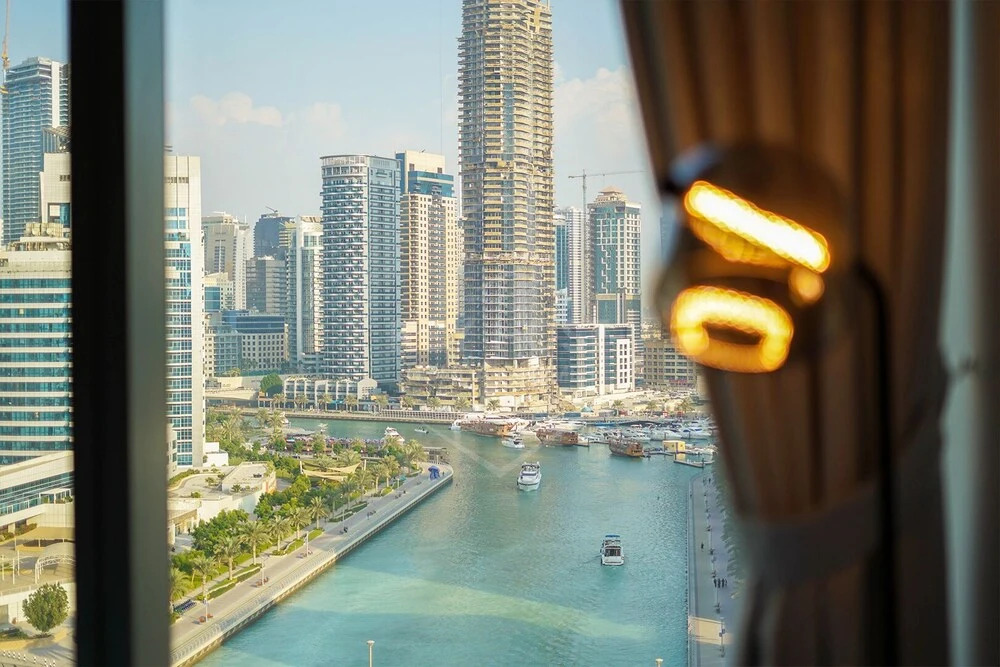 Дубай: 52|42 Tower
