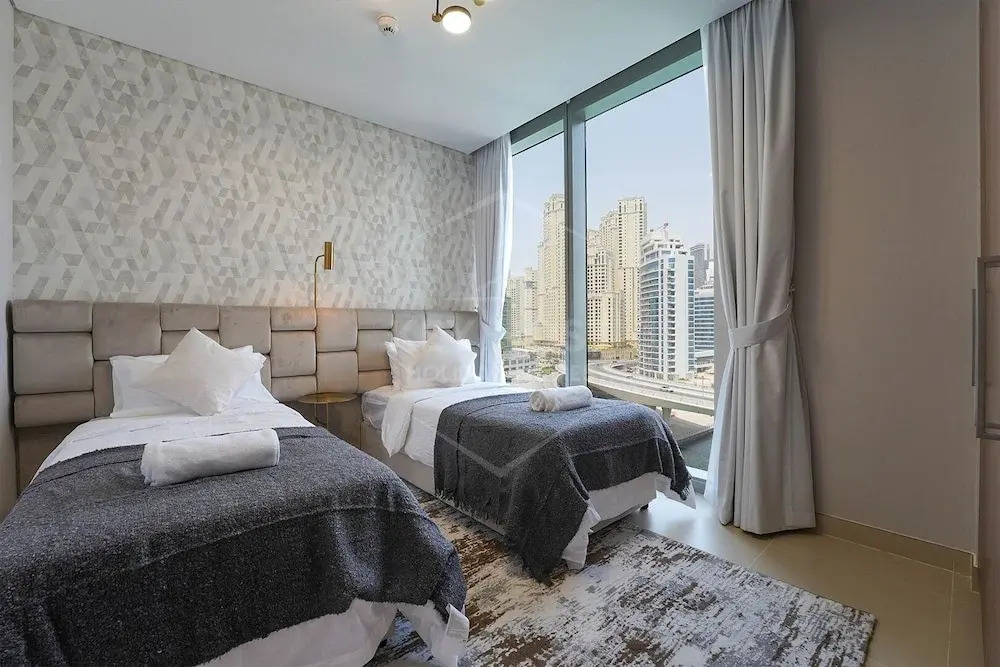 Дубай: 52|42 Tower