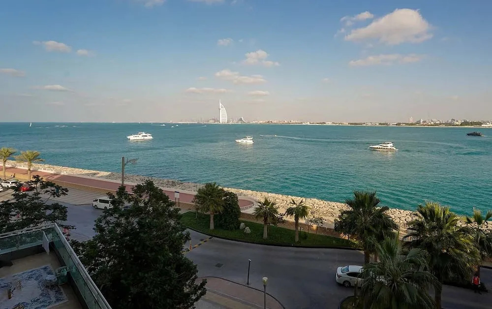 Дубай: KeyHost - Dream The Palm Residences Near Rixos - K261
