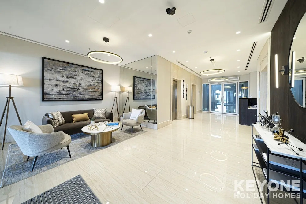 Дубай: KOHH – Studio in Virdis Tower