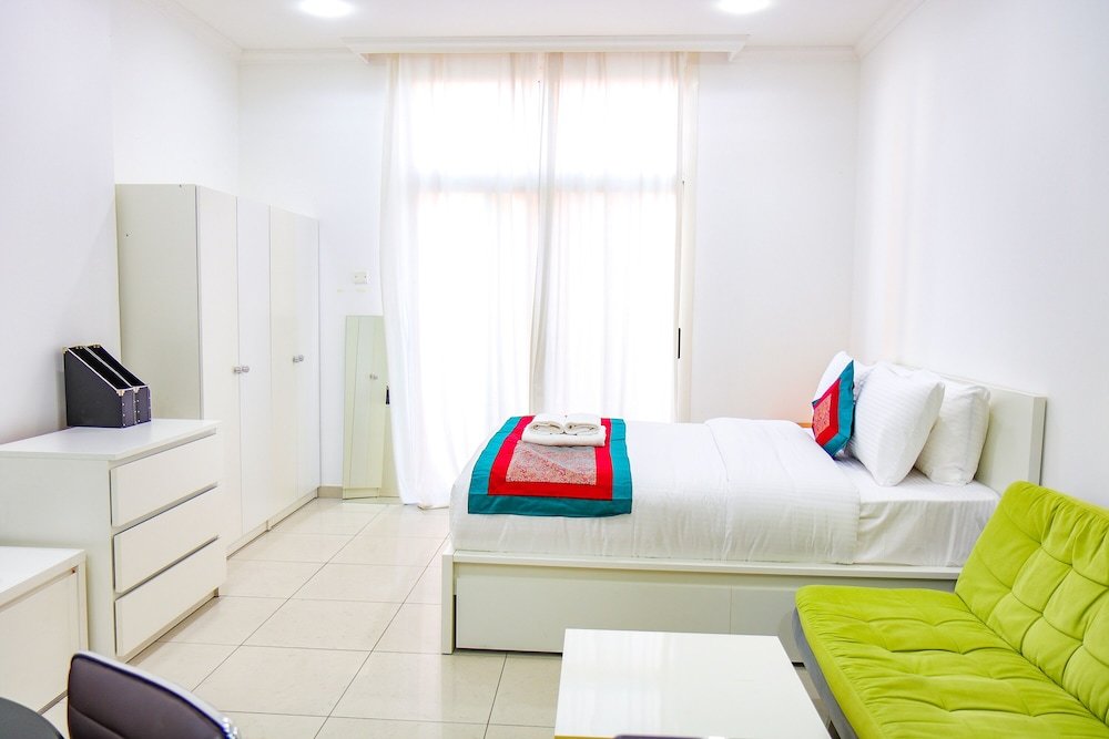 Дубай: Studio Apartment in Spring Oasis