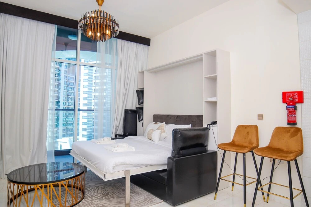 Дубай: Studio Apartment in Bayz Tower