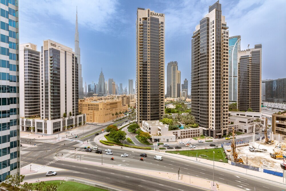 Дубай: Maison Privee - Classy Urban Retreat w/ Amazing Dubai Canal Views