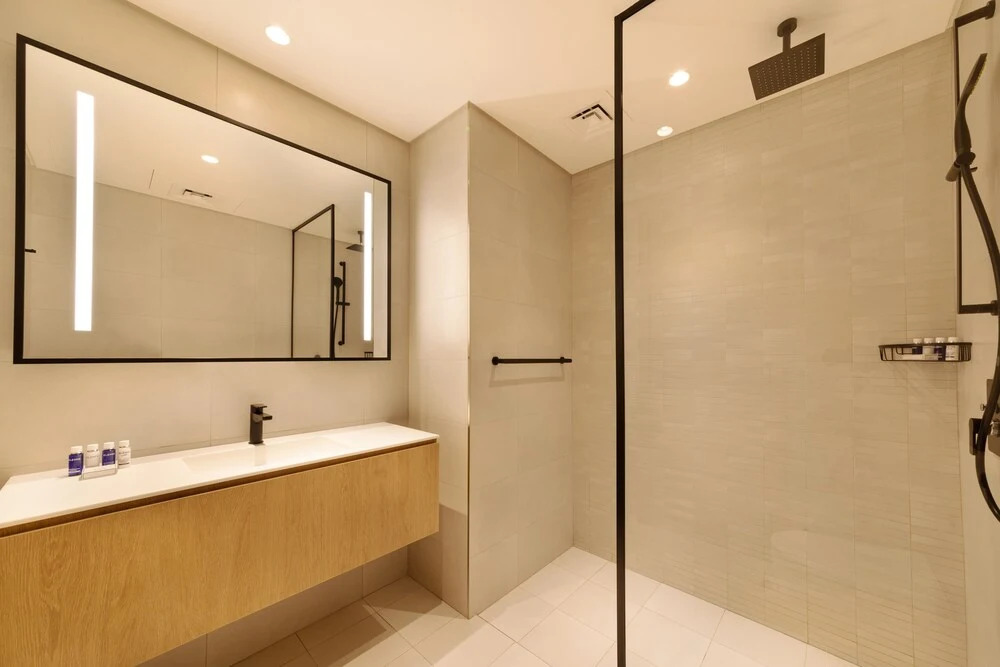 Дубай: Maison Privee - Classy Urban Retreat w/ Amazing Dubai Canal Views