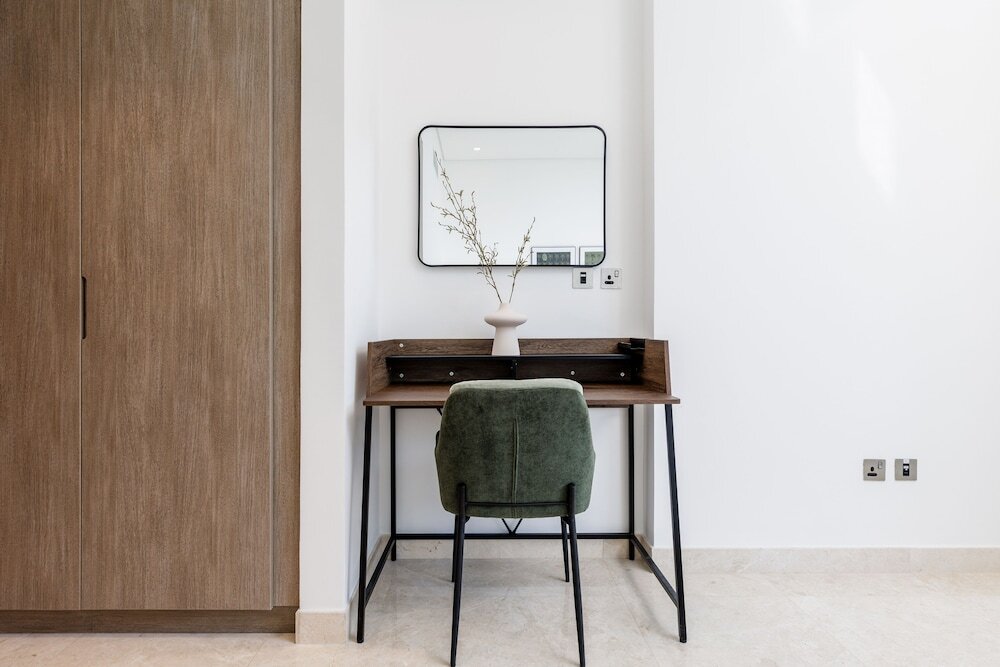 Дубай: Maison Privee - Classy Urban Retreat w/ Amazing Dubai Canal Views