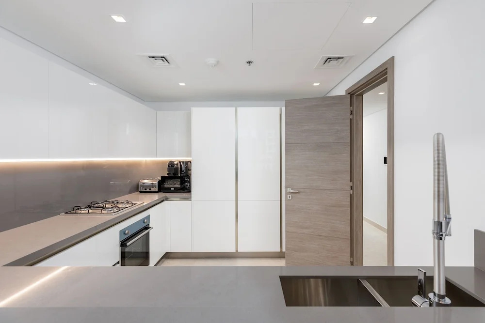 Дубай: Maison Privee - Classy Urban Retreat w/ Amazing Dubai Canal Views