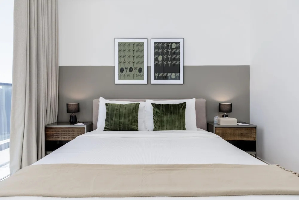 Дубай: Maison Privee - Classy Urban Retreat w/ Amazing Dubai Canal Views