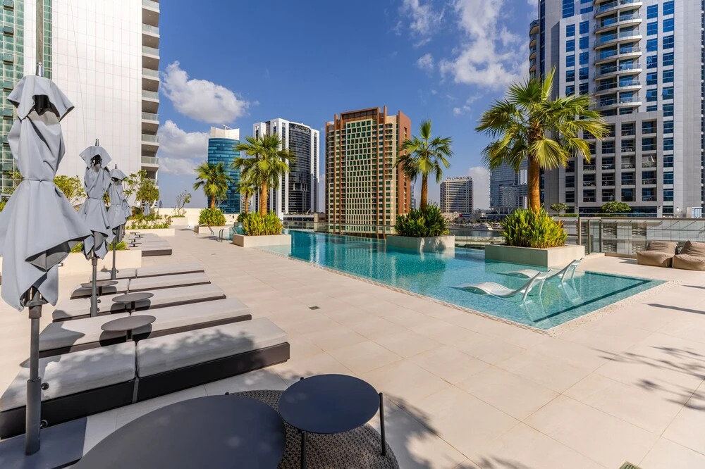 Дубай: Maison Privee - Classy Urban Retreat w/ Amazing Dubai Canal Views