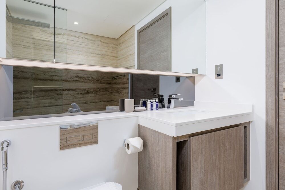 Дубай: Maison Privee - Classy Urban Retreat w/ Amazing Dubai Canal Views