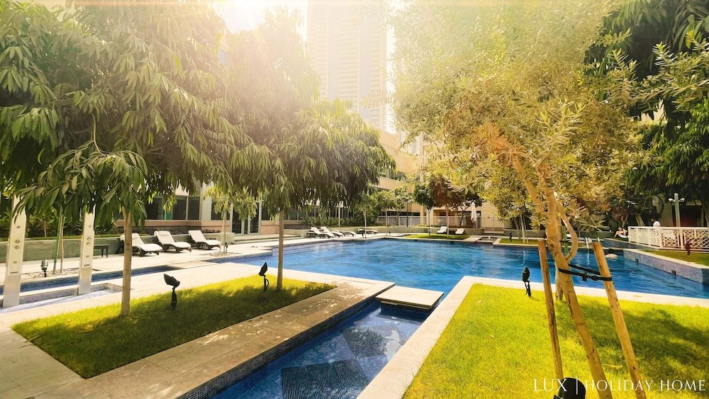 Дубай: LUX The Downtown Blvd Suite