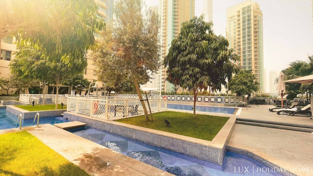 Дубай: LUX The Downtown Blvd Suite