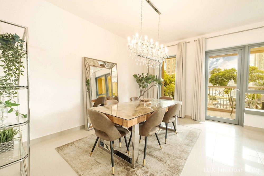 Дубай: LUX The Downtown Blvd Suite
