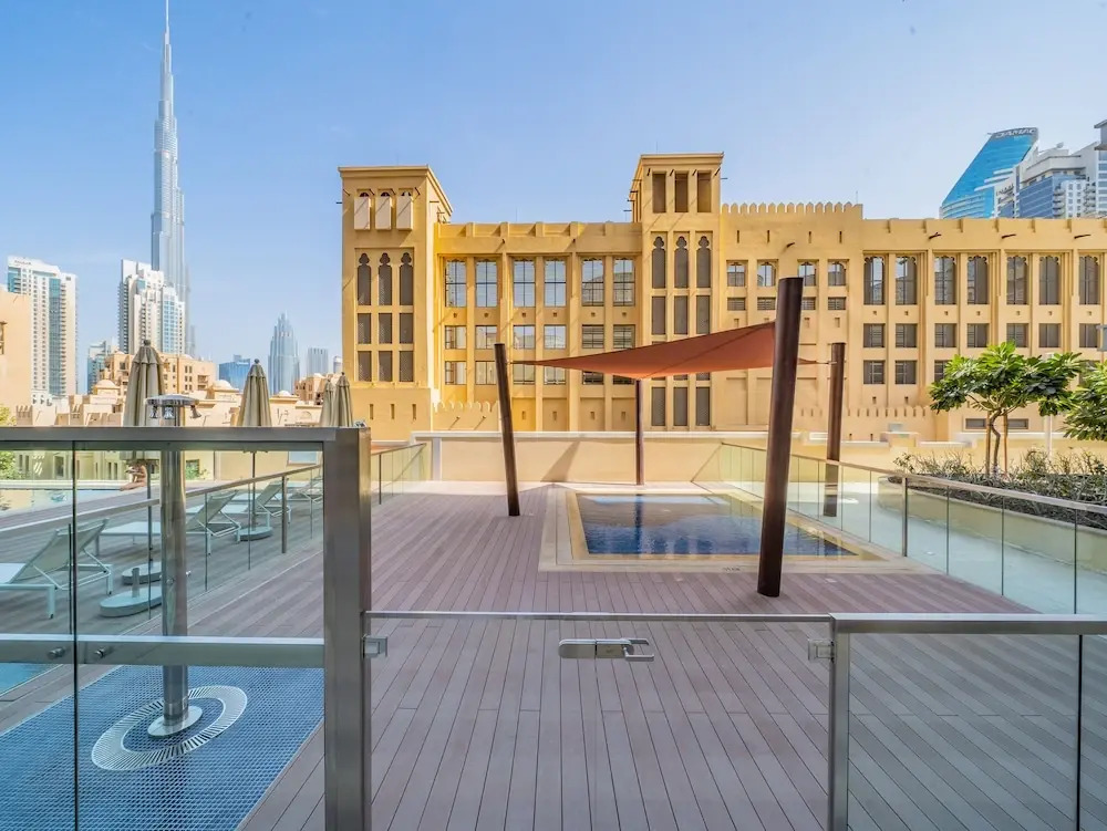 Дубай: Monty - Bohemian Treasure 1BR, 5-min to Dubai Mall