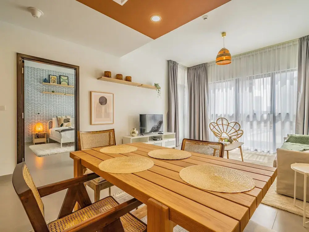 Дубай: Monty - Bohemian Treasure 1BR, 5-min to Dubai Mall