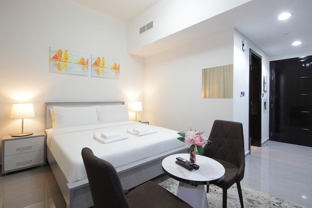 Дубай: Studio Apartment in Merano Business Bay
