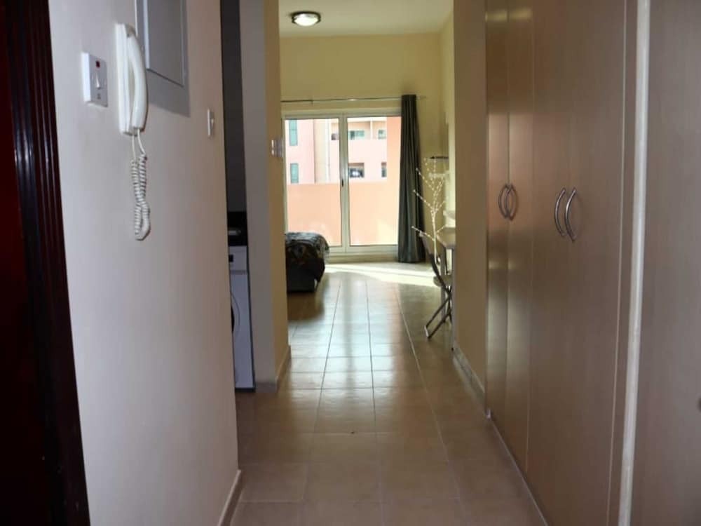 Дубай: Discovery Gardens - Stunning Studio With Balcony And Free Parking