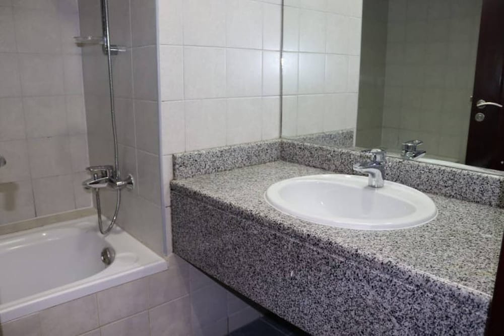 Дубай: Discovery Gardens - Stunning Studio With Balcony And Free Parking