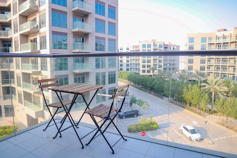 Дубай: 2 Bedroom Apartment in MAG 555