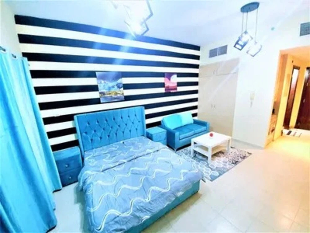 Дубай: Stunning Studio Apartment With Balcony And Pool