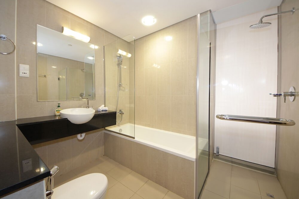 Дубай: 1 Bedroom Apartment in The Matrix Tower