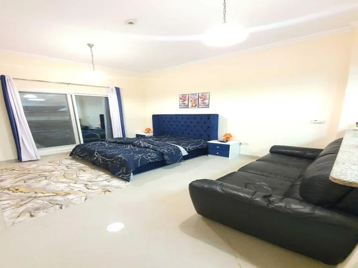Дубай: Lovely Furnished Studio With Pool
