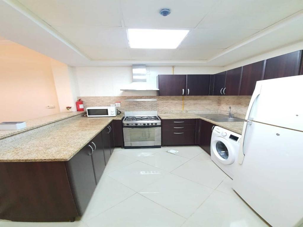 Дубай: Lovely Furnished Studio With Pool
