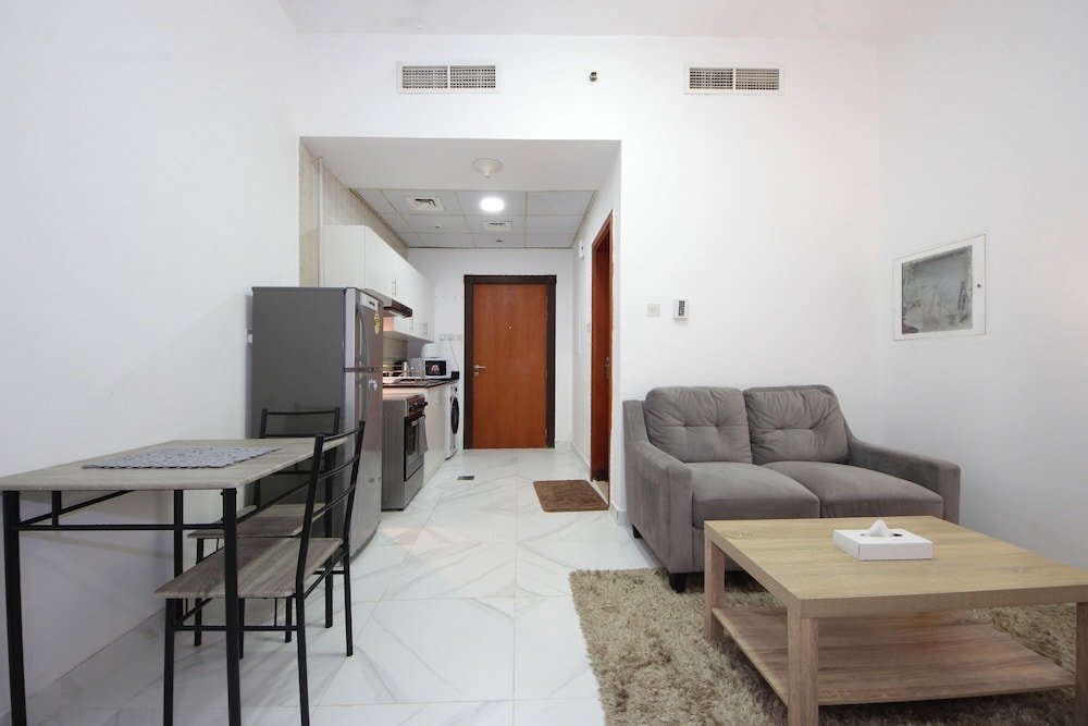 Дубай: Studio Apartment in Palace Tower 2