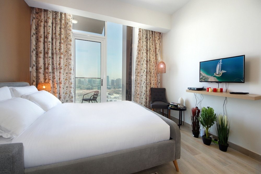 Дубай: Studio Apartment in Bloom Tower B JVC