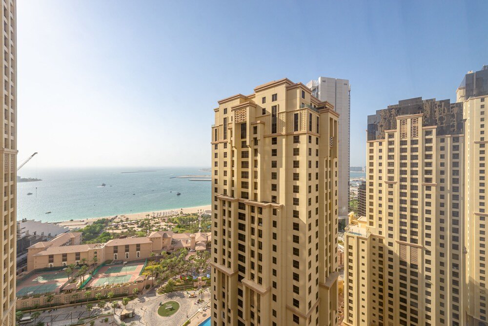 Дубай: Marco Polo - Charming 3BR in JBR with Marina Views